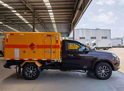 南票爆破器材运输车